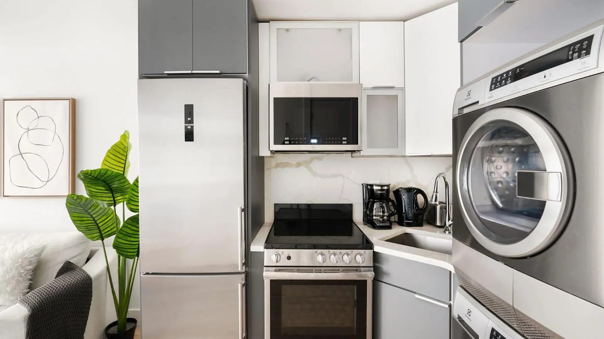 75-1D New 1Br Prime Ues W D The Unit Best Value New York USA