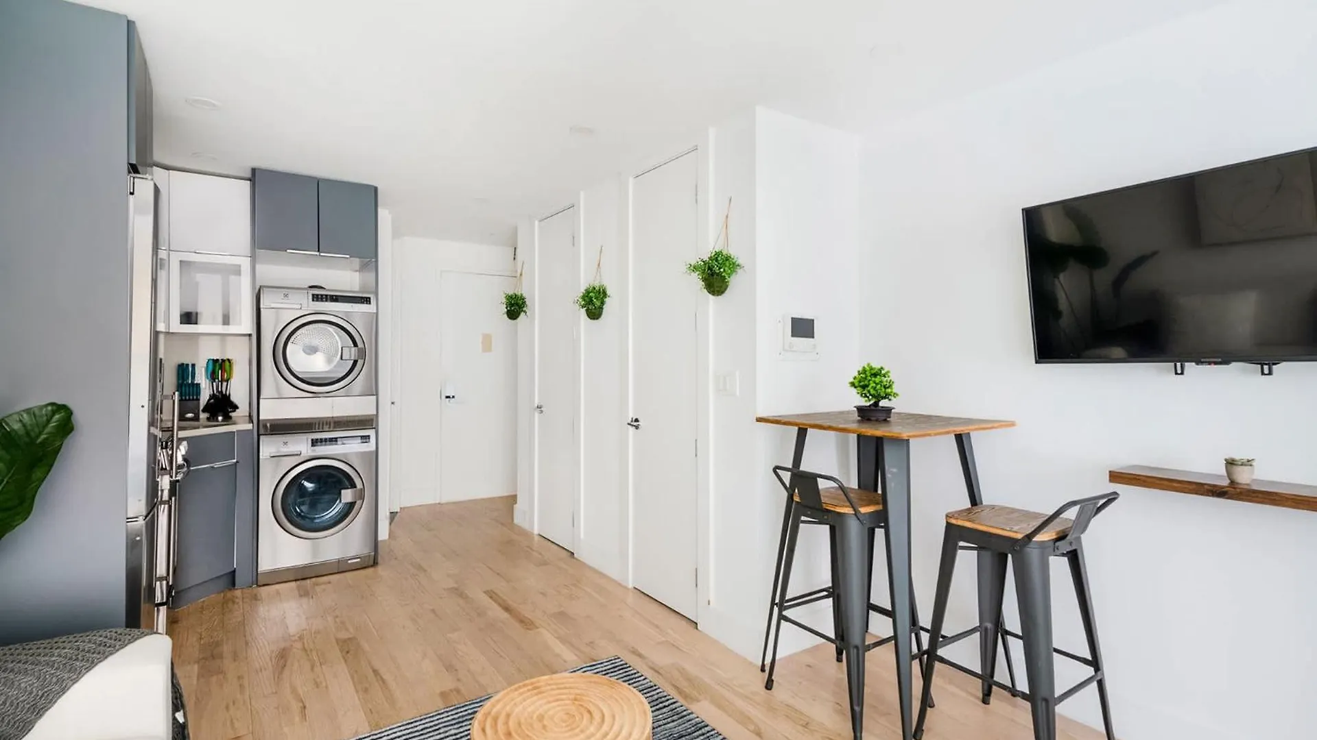 75-1D New 1Br Prime Ues W D The Unit Best Value New York 0*,  USA